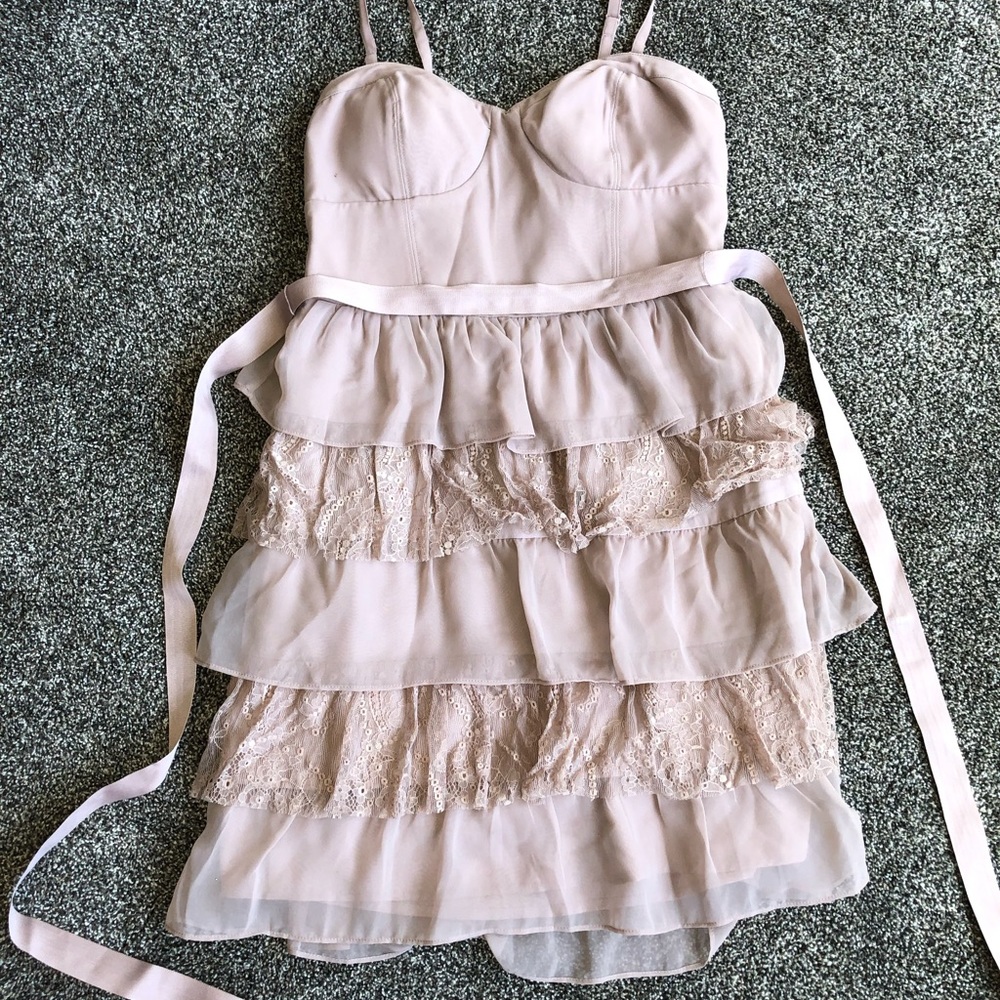 Super cute grey/purple dress!